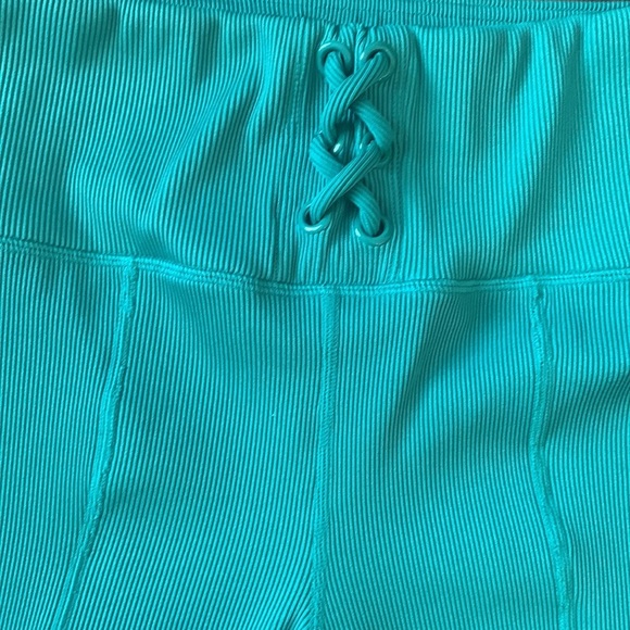 Live Well Active green ribbed athleisure bike shorts size M - Picture 2 of 3